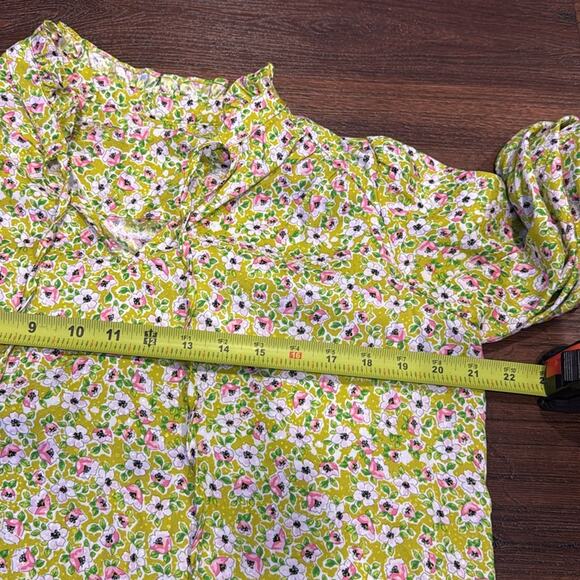 Beautiful printed long Sleeve Blouse with ruffle in color - Picture 8 of 9